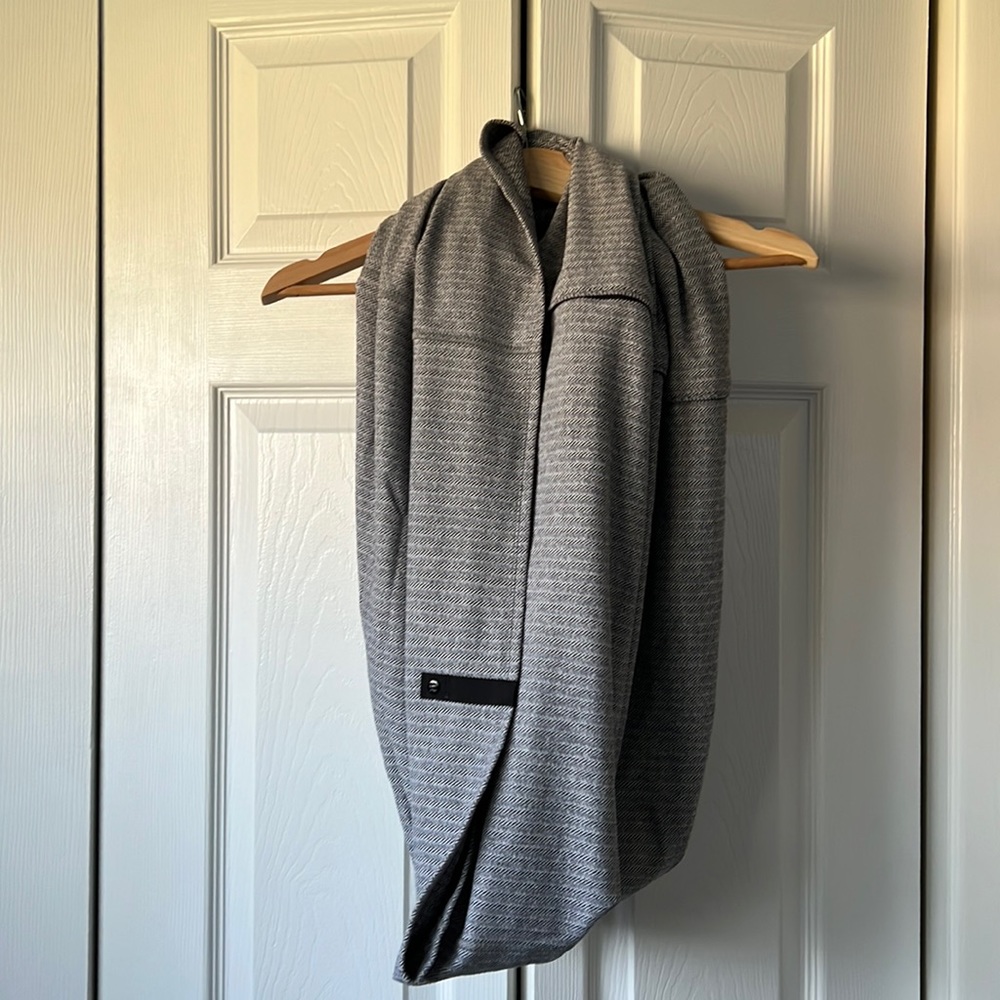lululemon vinyasa scarf